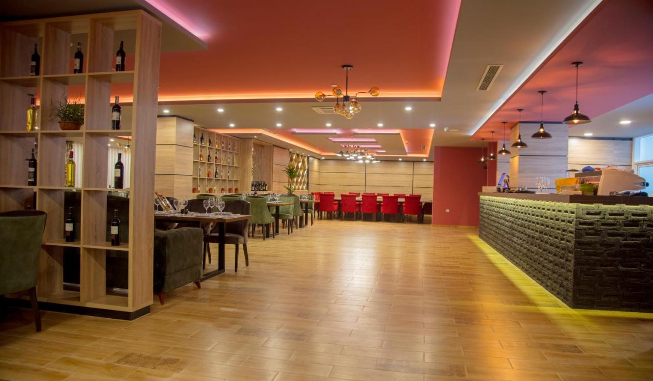 Hotel Sonoma Kosovo Polje Ngoại thất bức ảnh